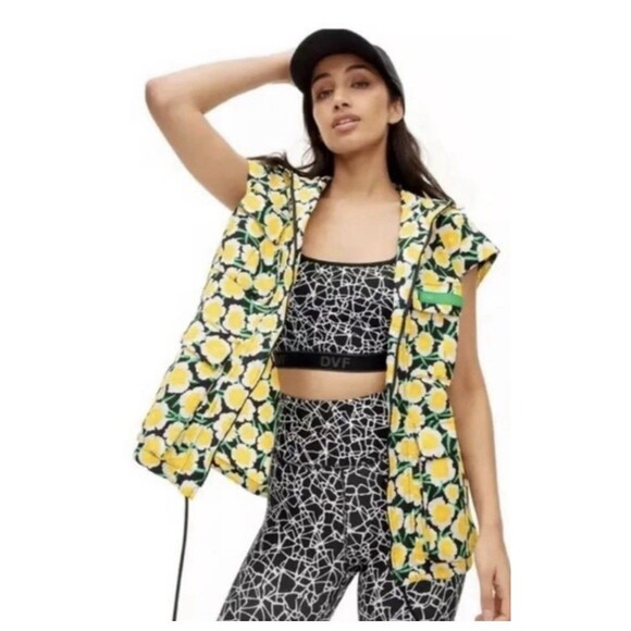 Diane Von Furstenberg Jackets & Blazers - Diane von Furstenberg x Target Nylon Packable Poppy Short-Sleeve Hooded Vest S
